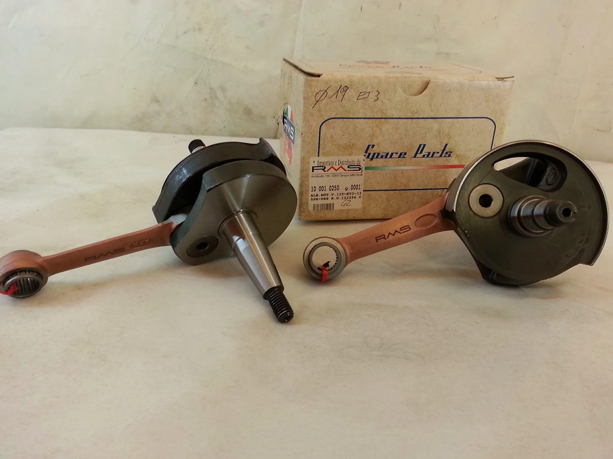 Cigüeñal compatible con Vespa Primavera 125 para motor Vespa 125 Primavera-ET3-PK cono árbol ventilador diámetro 19 mm marca RMS código 100010250