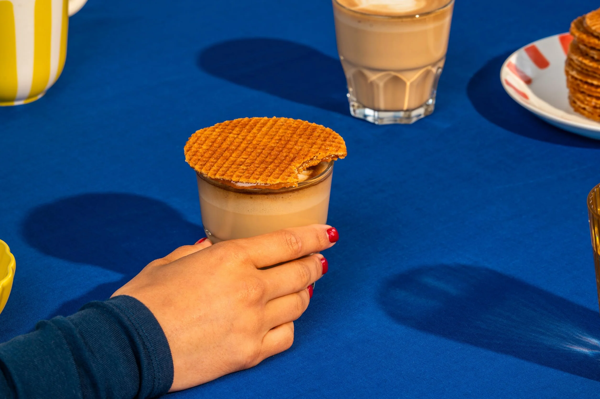 Daelmans Stroopwafels Lata Azul Delft 8 Gofres de Caramelo Holandeses 330 g Snack Clásico Café